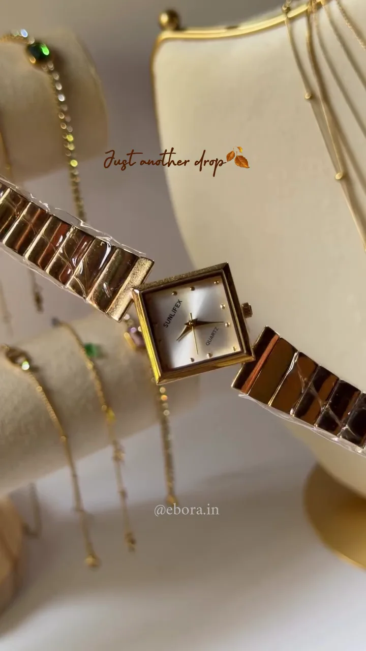 Vintage Squre Gold-Tone Bracelet Watch